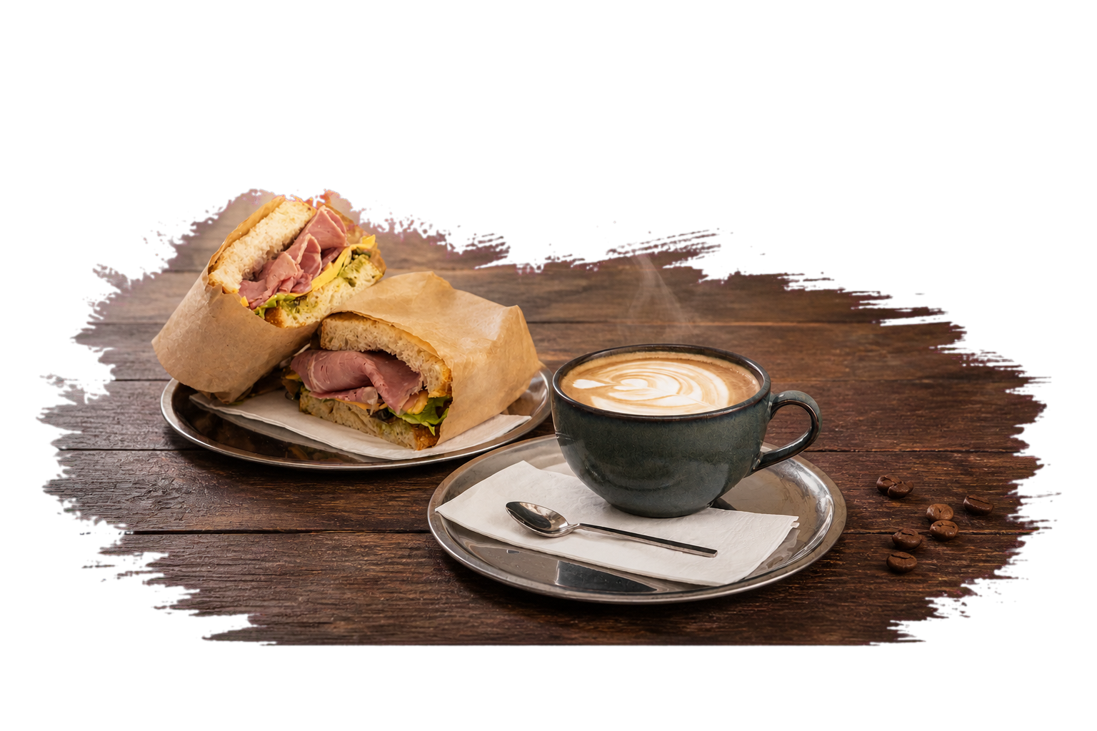 Qualis Coffee & Food — ahşap masada latte ve sandviç